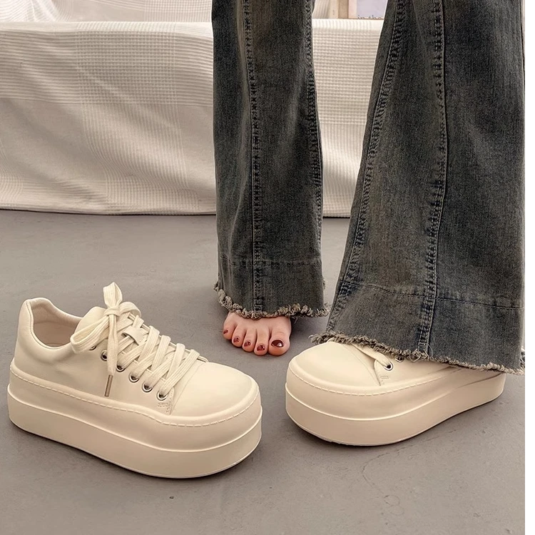 高级感百搭厚底小白鞋女增高板鞋2025新款春秋爆款休闲运动松糕鞋