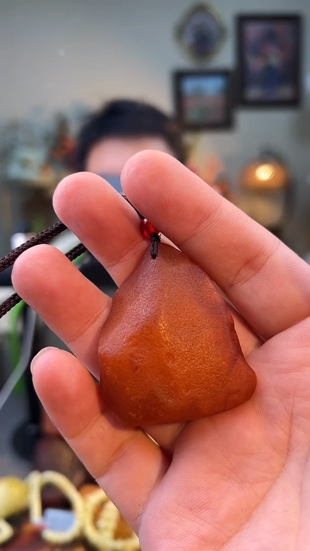 琥珀颈饰未镶嵌吊坠