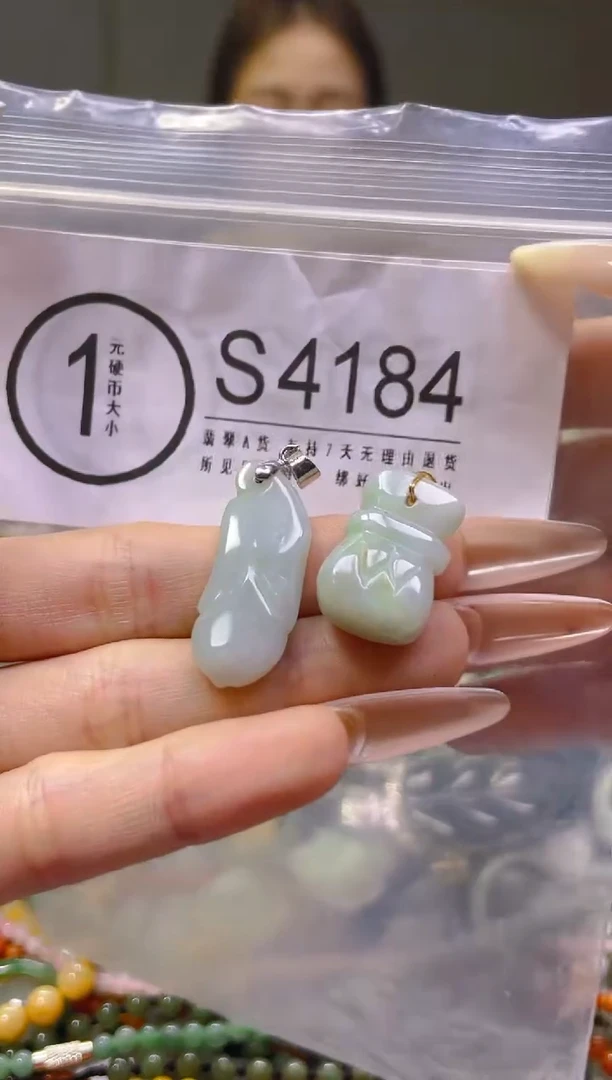 翡翠未镶嵌颈饰/S/翡翠A货，一件也是批发价