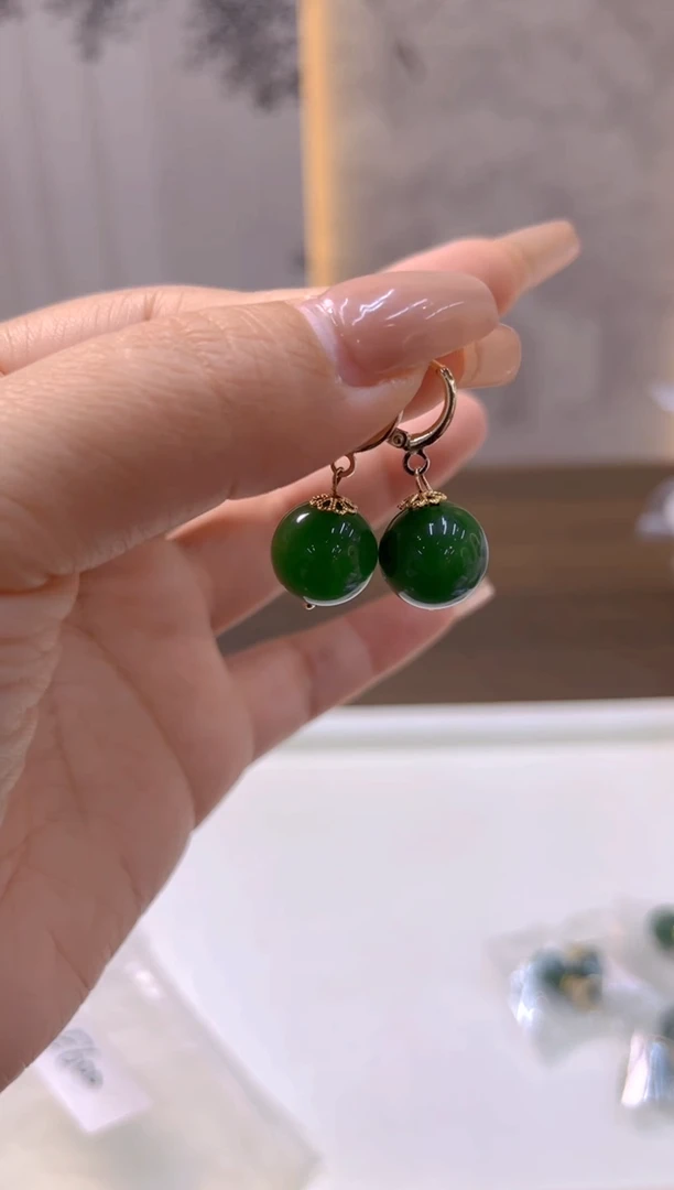 14K金镶嵌和田玉耳饰E600