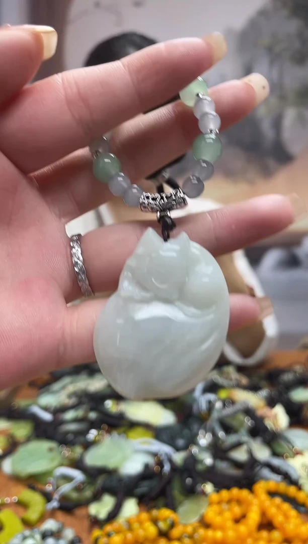 未镶嵌岫玉吊坠·