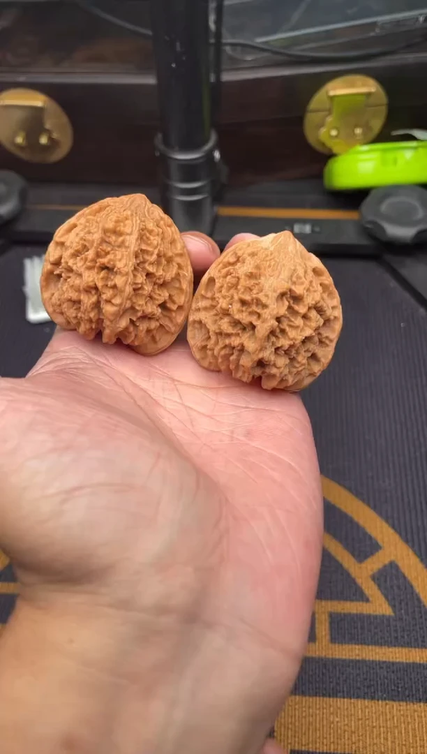 文玩核桃吊坠满天星42+