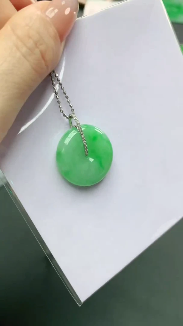 【闪购商品】翡翠颈饰18K金镶嵌赠礼盒证书