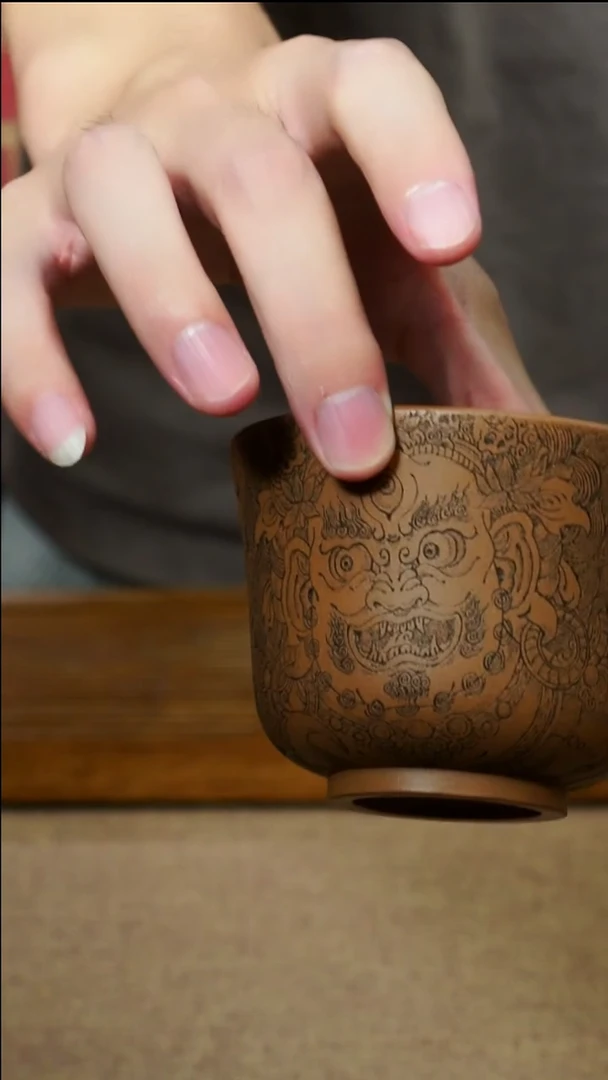 茶杯紫砂宝****。南柯记全手刻黑财神杯