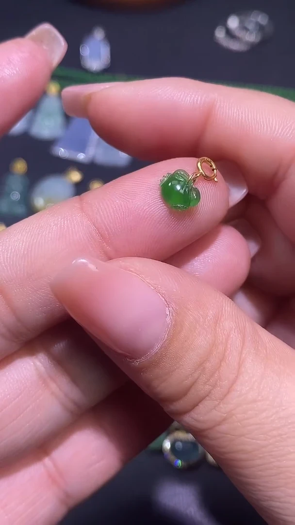 【闪购商品】翡翠吊坠(不含链)18K金镶嵌1