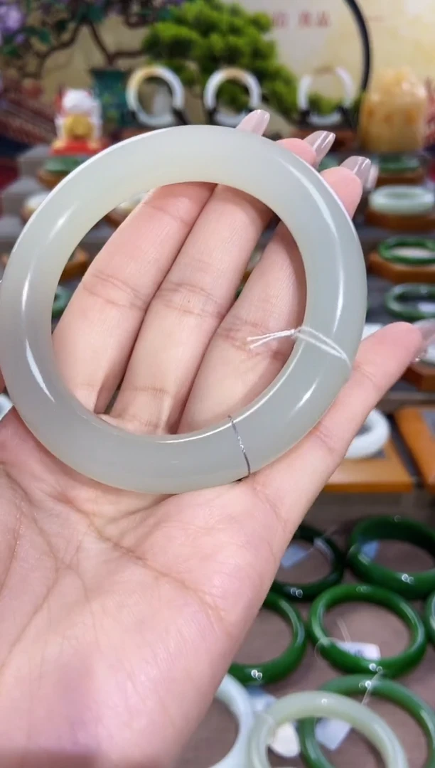 【闪购商品】和田玉手镯未镶嵌晴水手镯