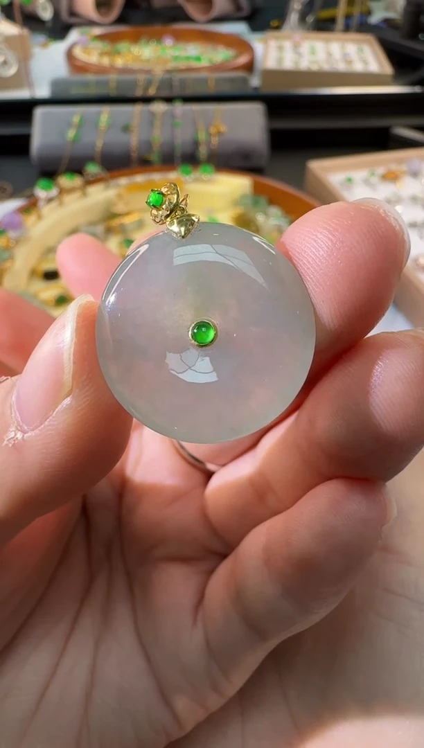 【闪购商品】翡翠颈饰18K金镶嵌缅甸翡翠A货吊坠