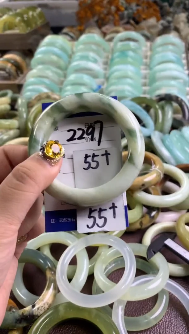 【闪购商品】蛇纹石玉手镯未镶嵌2297