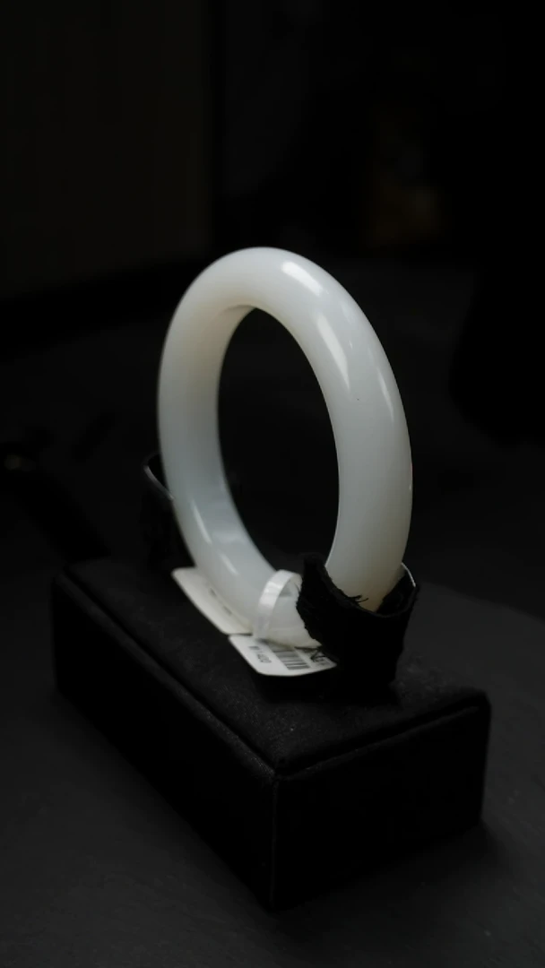 未镶嵌手镯和田玉俄芭莎料手镯55圈