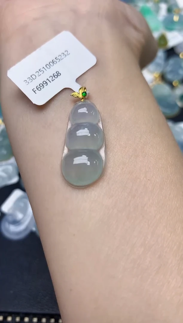 颈饰18K金镶嵌翡翠天然缅甸A货翡翠