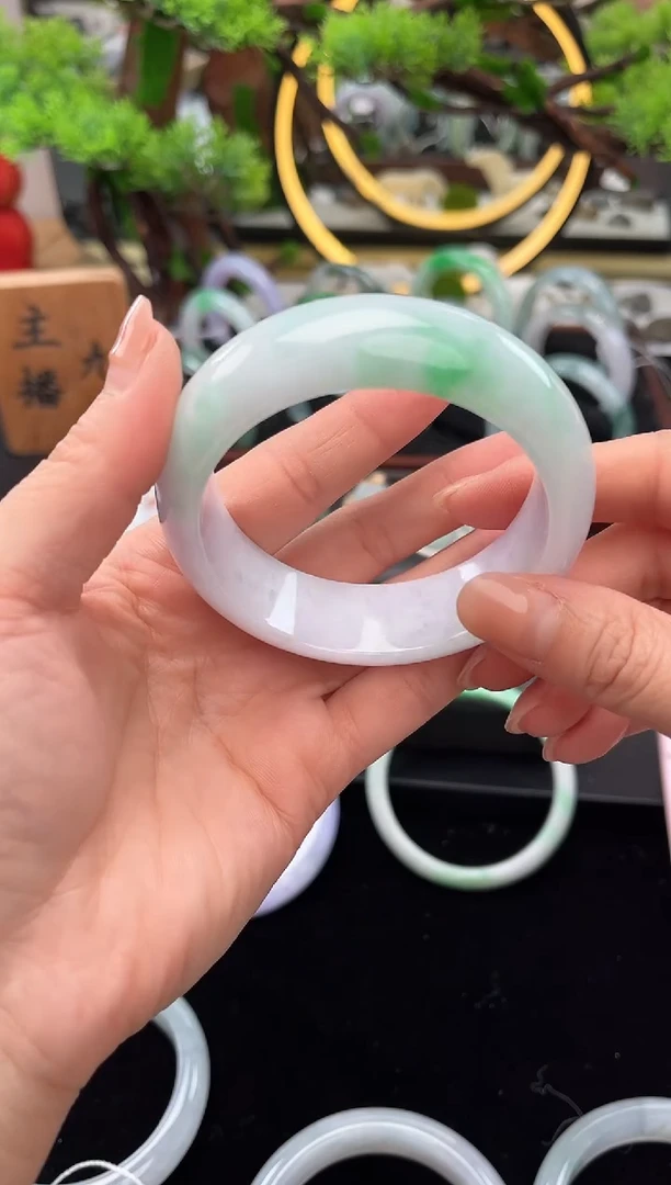 未镶嵌手镯翡翠手镯