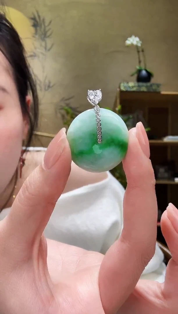 颈饰未镶嵌翡翠吊坠