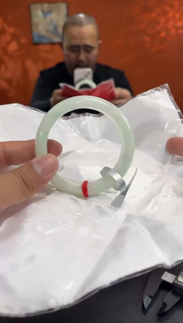 未镶嵌手镯翡翠翡翠手镯