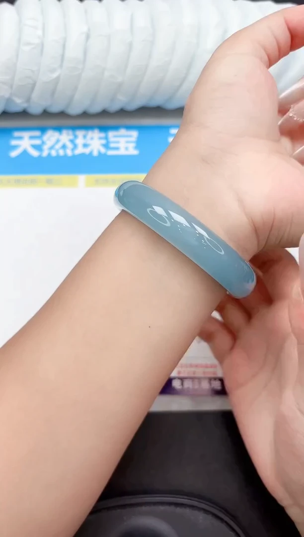 未镶嵌手镯石英质玉131-60.4