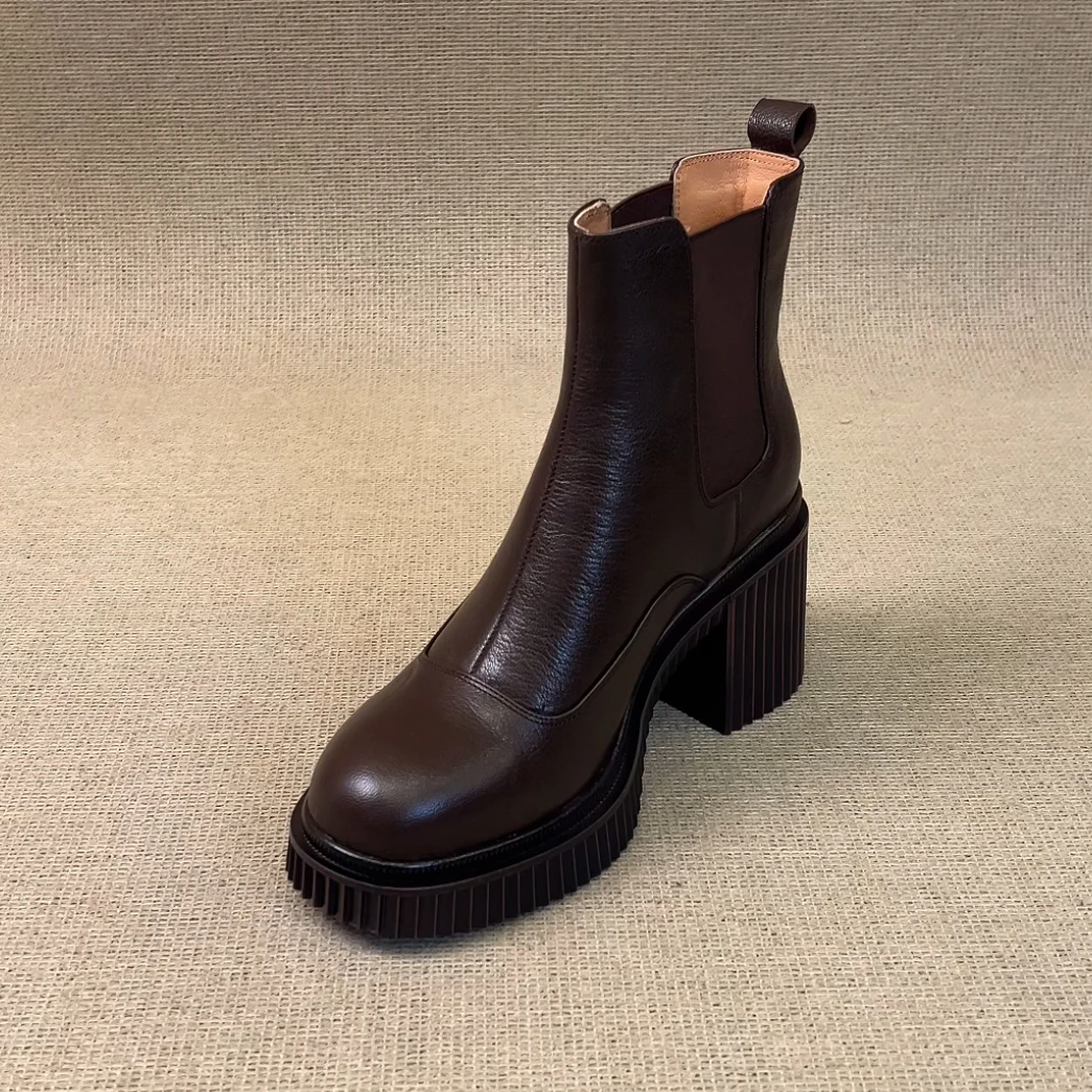 RubyL/8.5cm小个子简约复古拼接弹力带圆头粗高跟切尔西靴女款