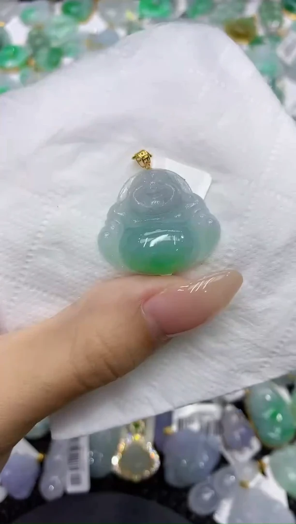 颈饰18K金镶嵌翡翠111111111111