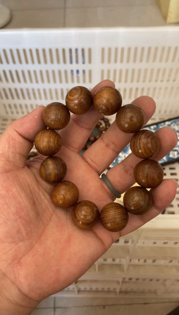 无运费险有瑕疵的摄影的产品有使用过的痕迹有点脏介意勿拍