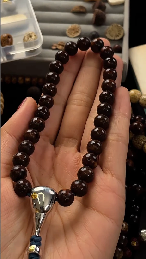 手串星月菩提精工级赤金圆珠9手持