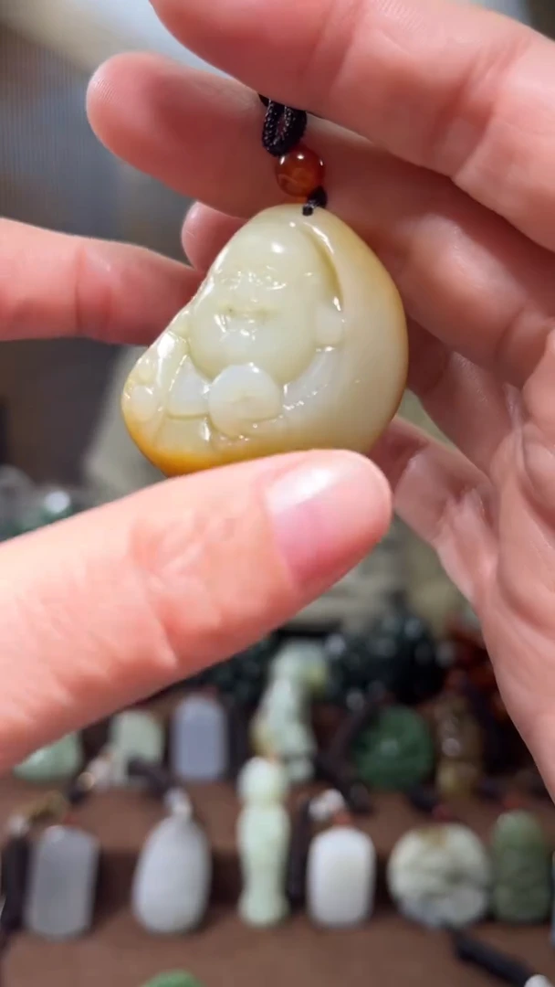 颈饰未镶嵌和田玉·
