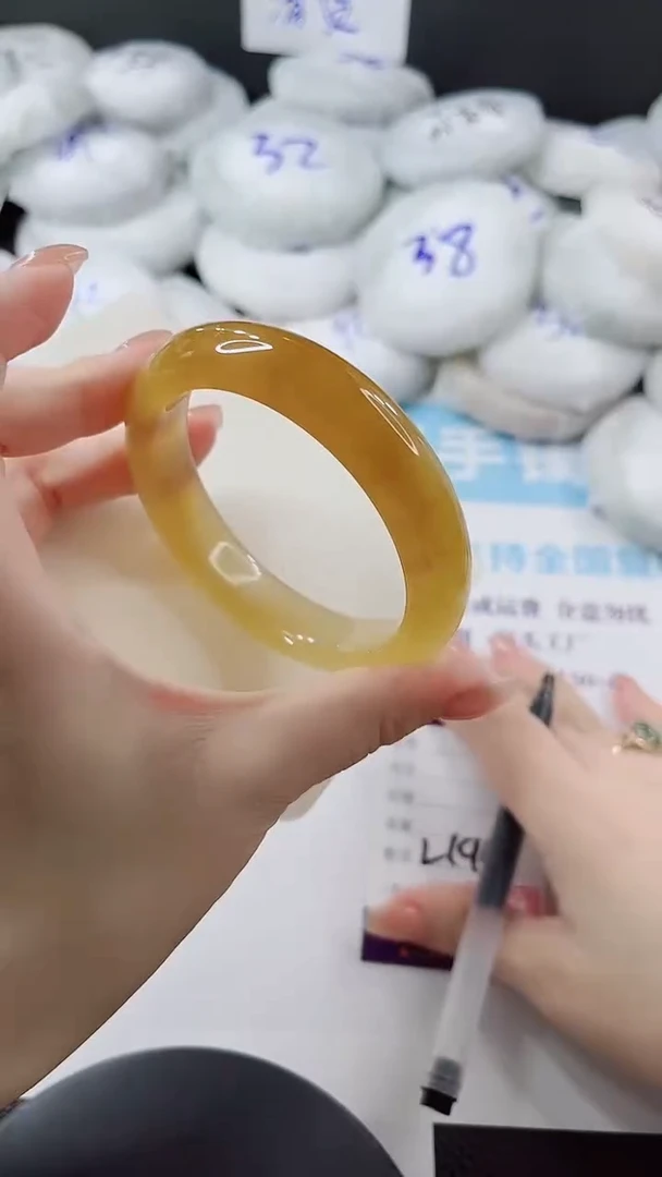 未镶嵌手镯石英质玉多样性发货L195