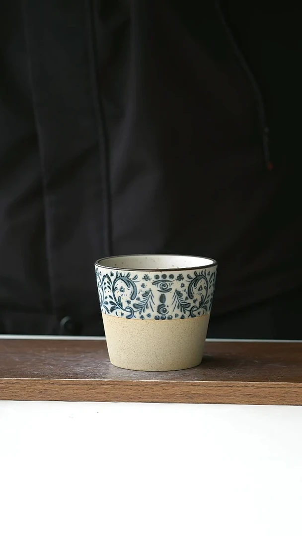 【闪购商品】陶瓷青花鸢尾猪口杯@4-2@