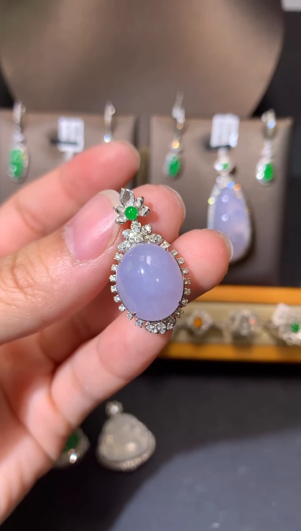 【闪购商品】翡翠吊坠(不含链)18K金镶嵌吊坠