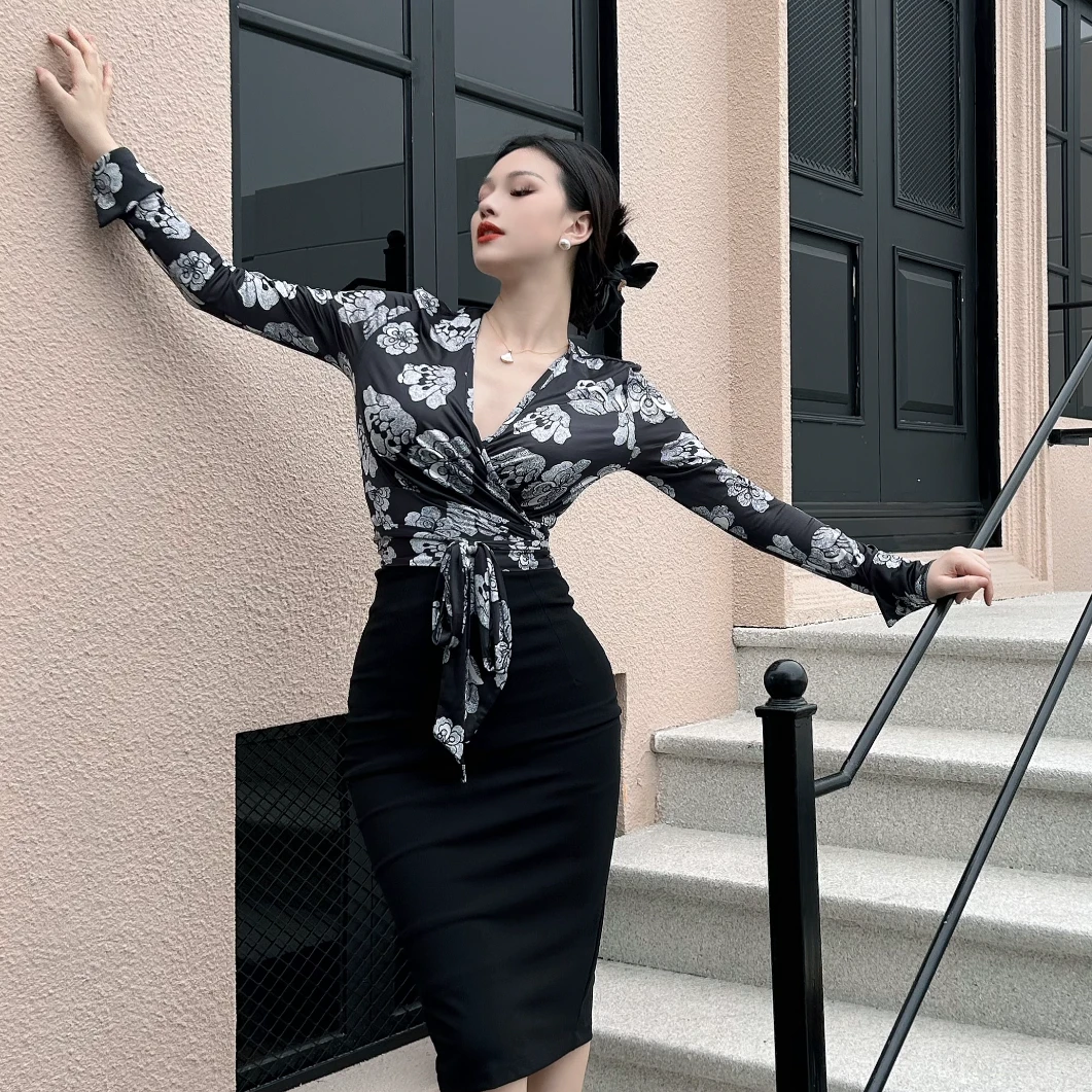 【闪闪推荐】新款显瘦设计纯欲小众百搭上衣SSQ795