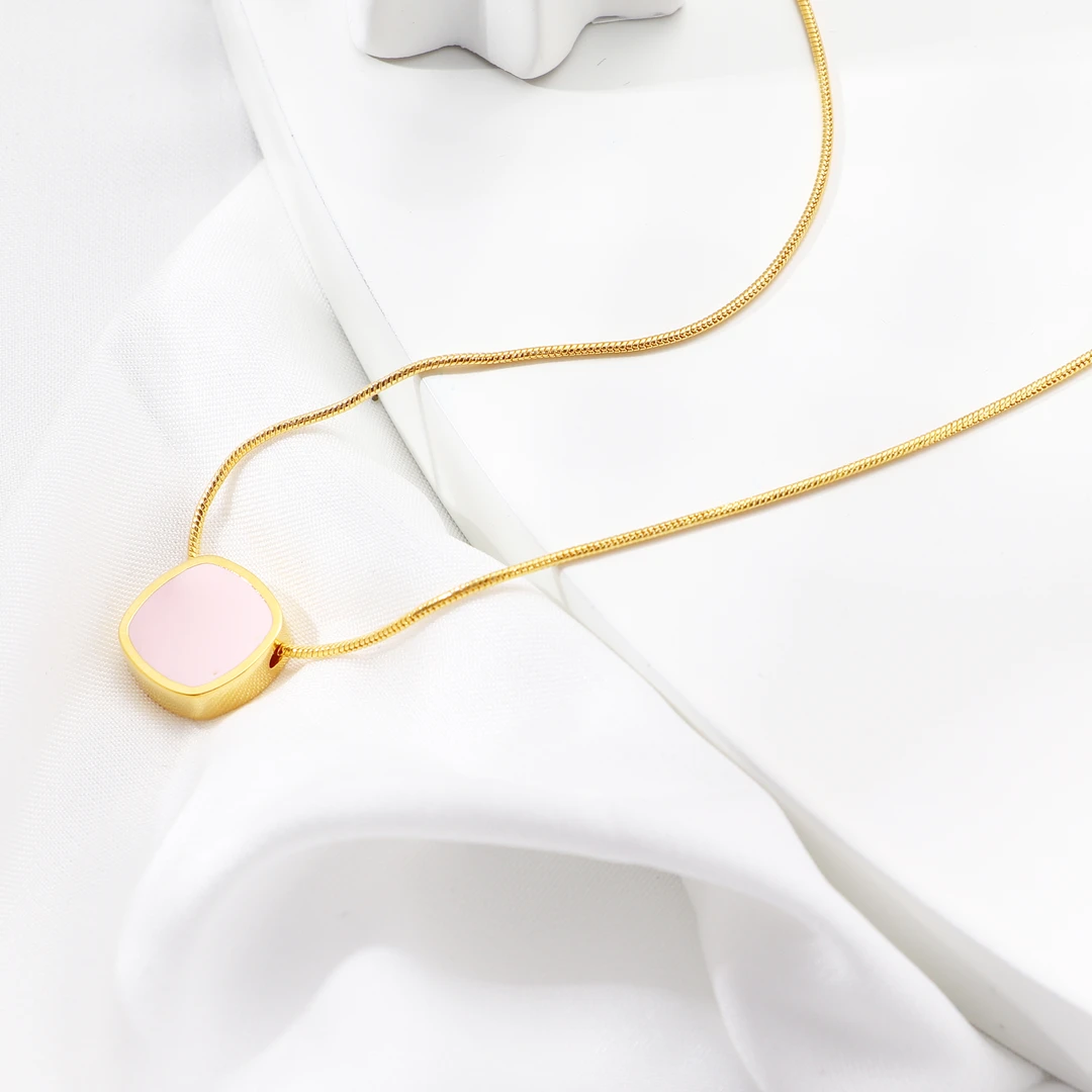 Tender Jinger 铜合金项链 方圆字母粉项链气质中古精致高级感