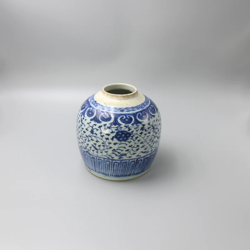 1611古陶瓷-清乾陸青花缠枝莲纹罐