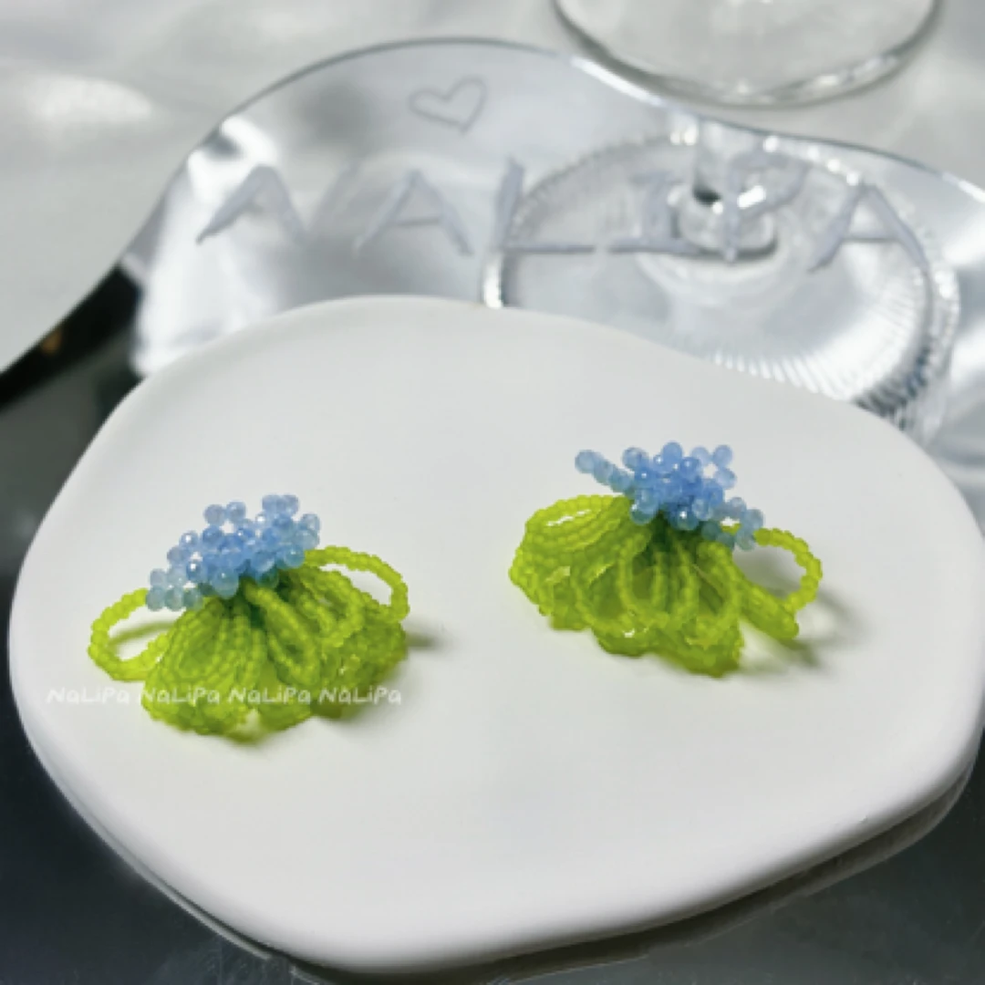 铜合金仿水晶耳饰 多巴胺彩色串珠花朵耳钉甜美少女设计感耳环