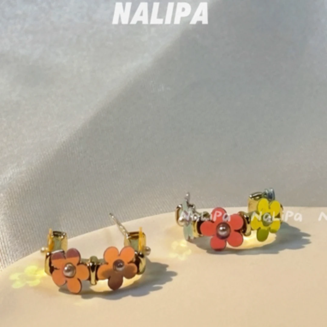 铜合金耳饰 Ins风甜美花朵镭射耳环可爱少女小众设计银针耳钉耳饰