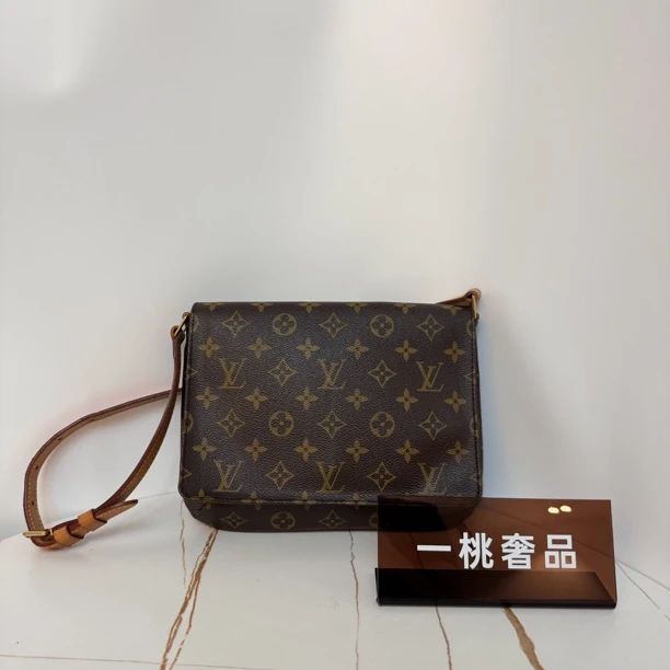 95新 LV 一桃/实际97新/lv 老花信封斜挎包王妃