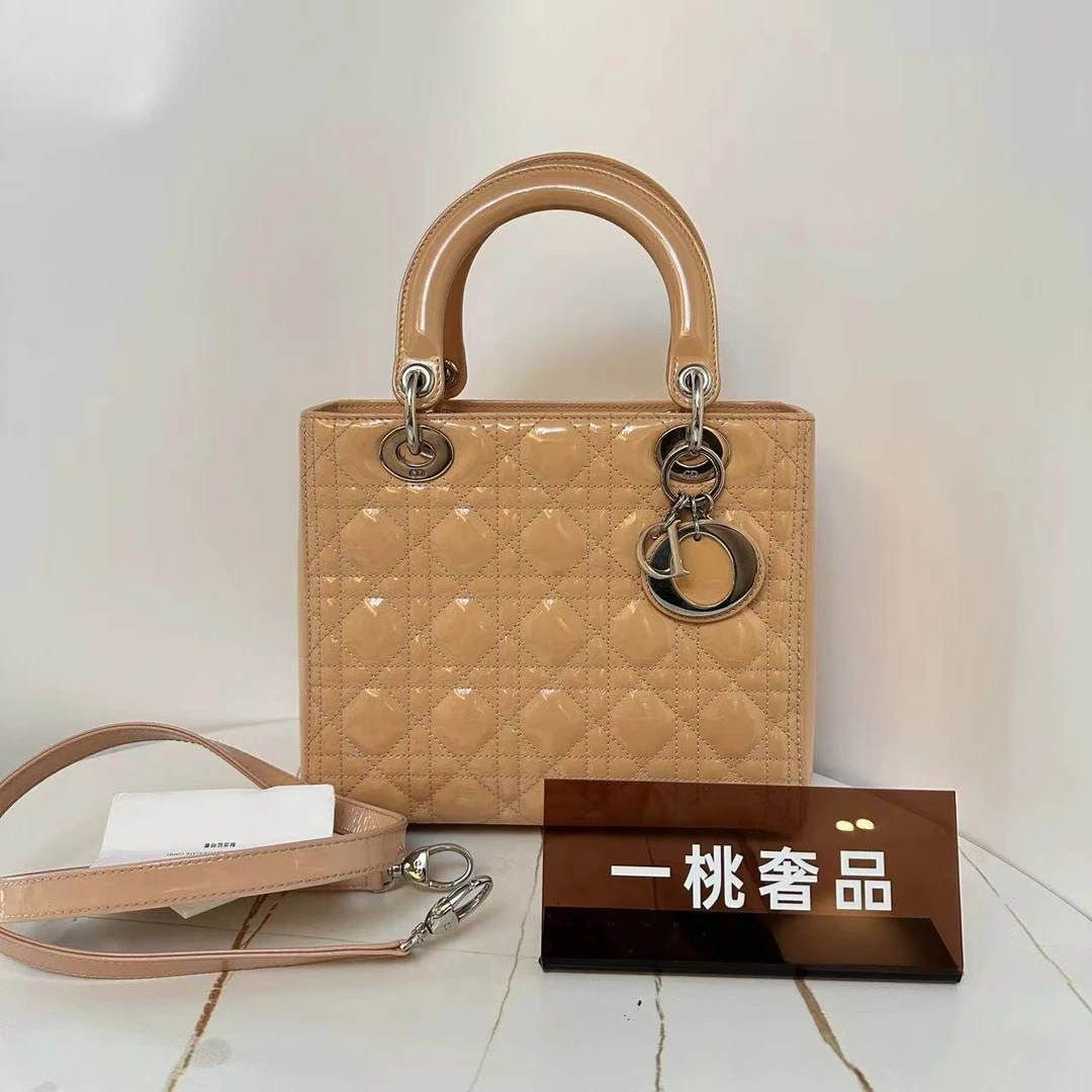 95新 DIOR/迪奥 一桃/实际97新/迪奥 奶茶色漆皮戴妃