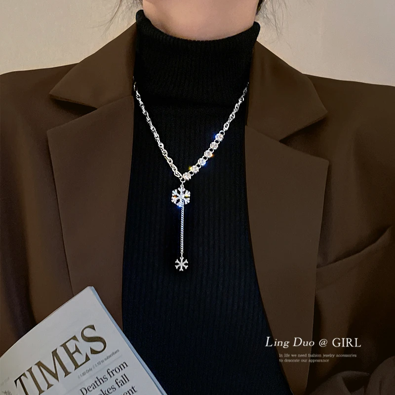 合金项链 小众设计感雪花项链女秋冬高级感精致长款毛衣吊坠配饰