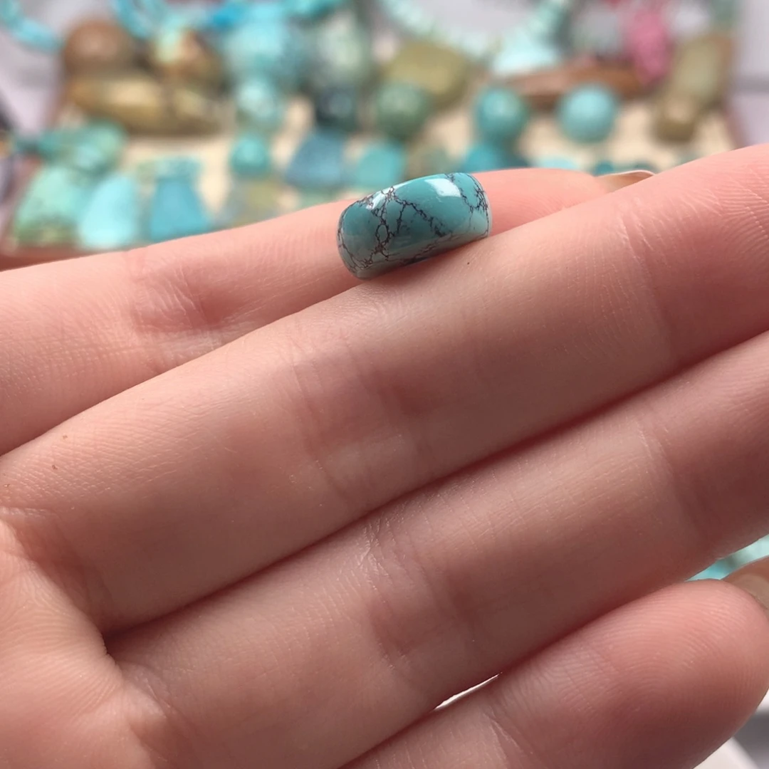 绿松石配饰未镶嵌