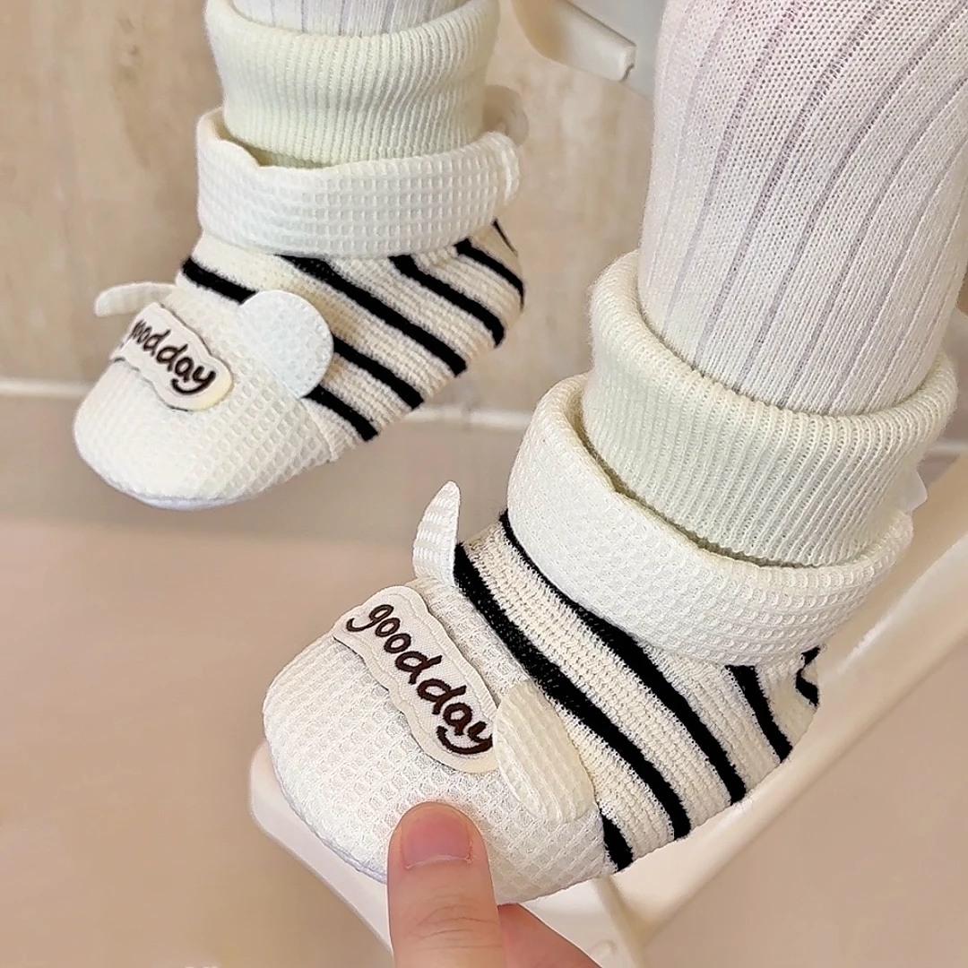 春秋婴儿鞋0-1岁软底不掉鞋3-6-9个月小月龄男女宝宝新生儿鞋袜