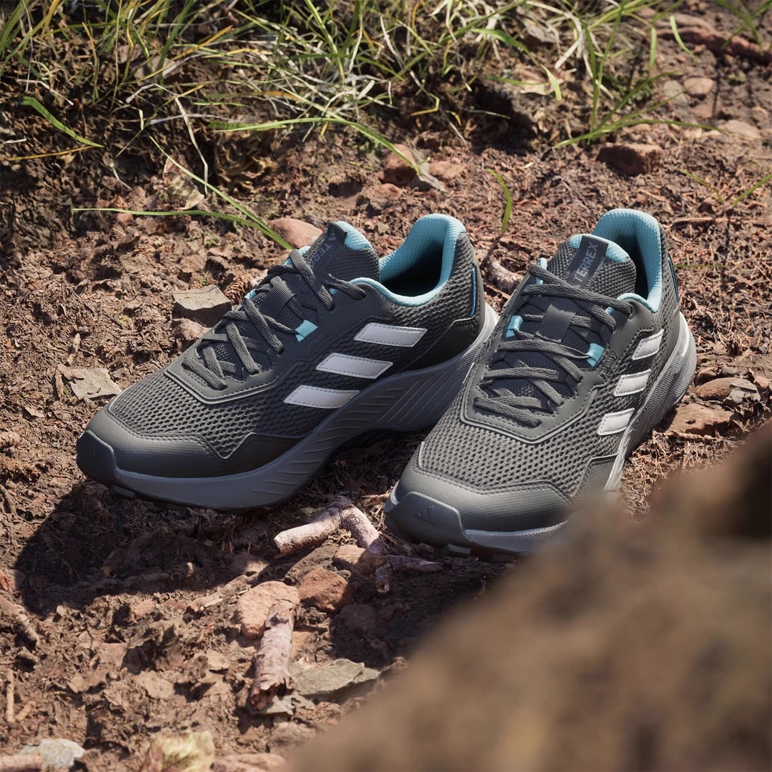 Adidas/阿迪达斯~~正品TRACEFINDER W 女士户外越野跑鞋 IE5909