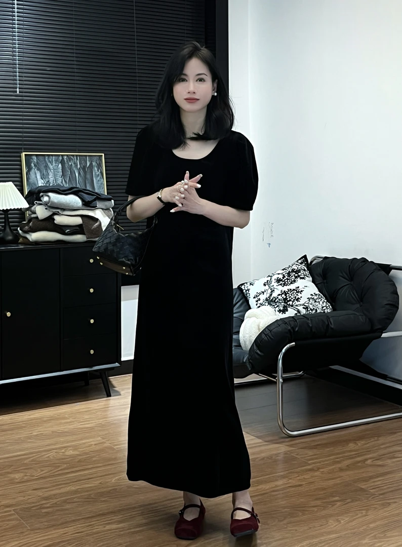 【Si&华严选】韩版简约休闲百搭气质时尚韩系后交叉丝绒连衣裙8126