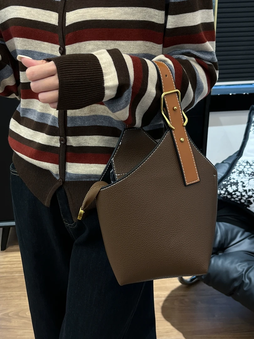 【Si&华严选】时尚经典设计撞色手提包水桶包斜挎菜篮子包2808