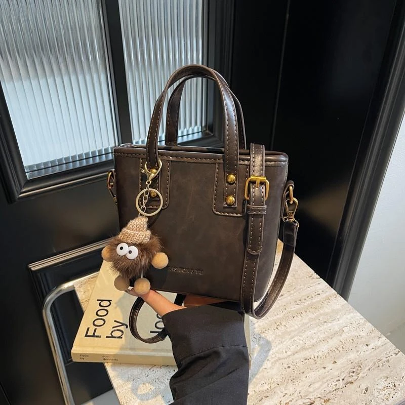 新款包包女2024年爆款水桶包秋冬季今年流行斜挎包百搭上班手拎包