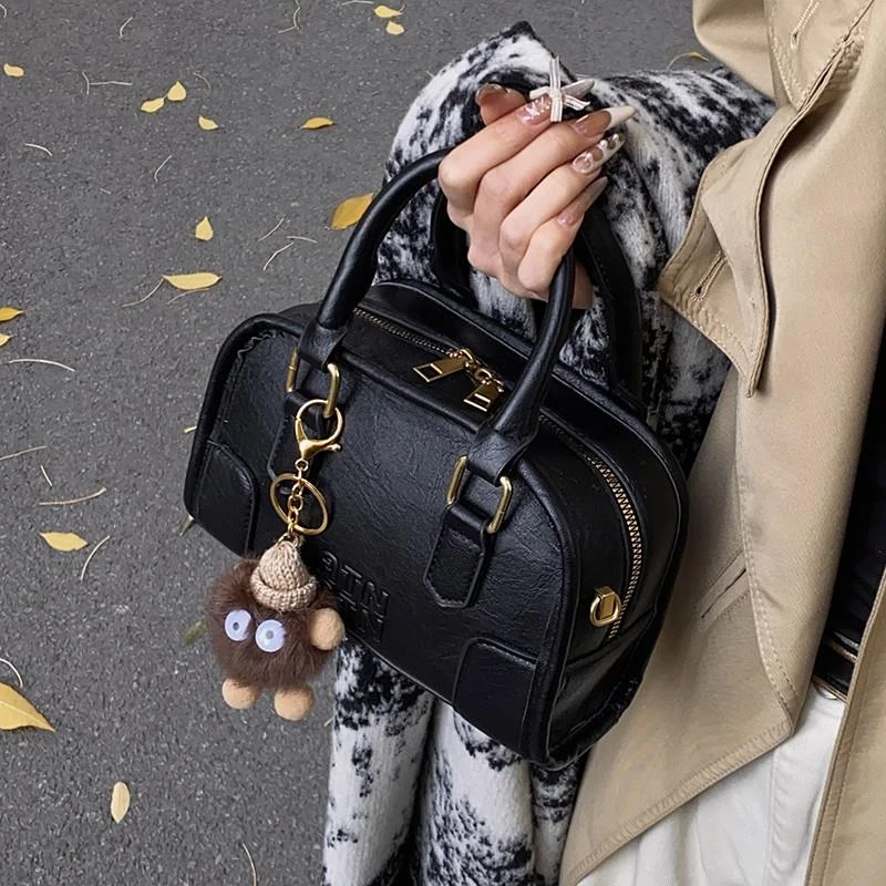 高级感超火小包包女2025新款秋冬季百搭斜挎包时尚爆款手提小方包