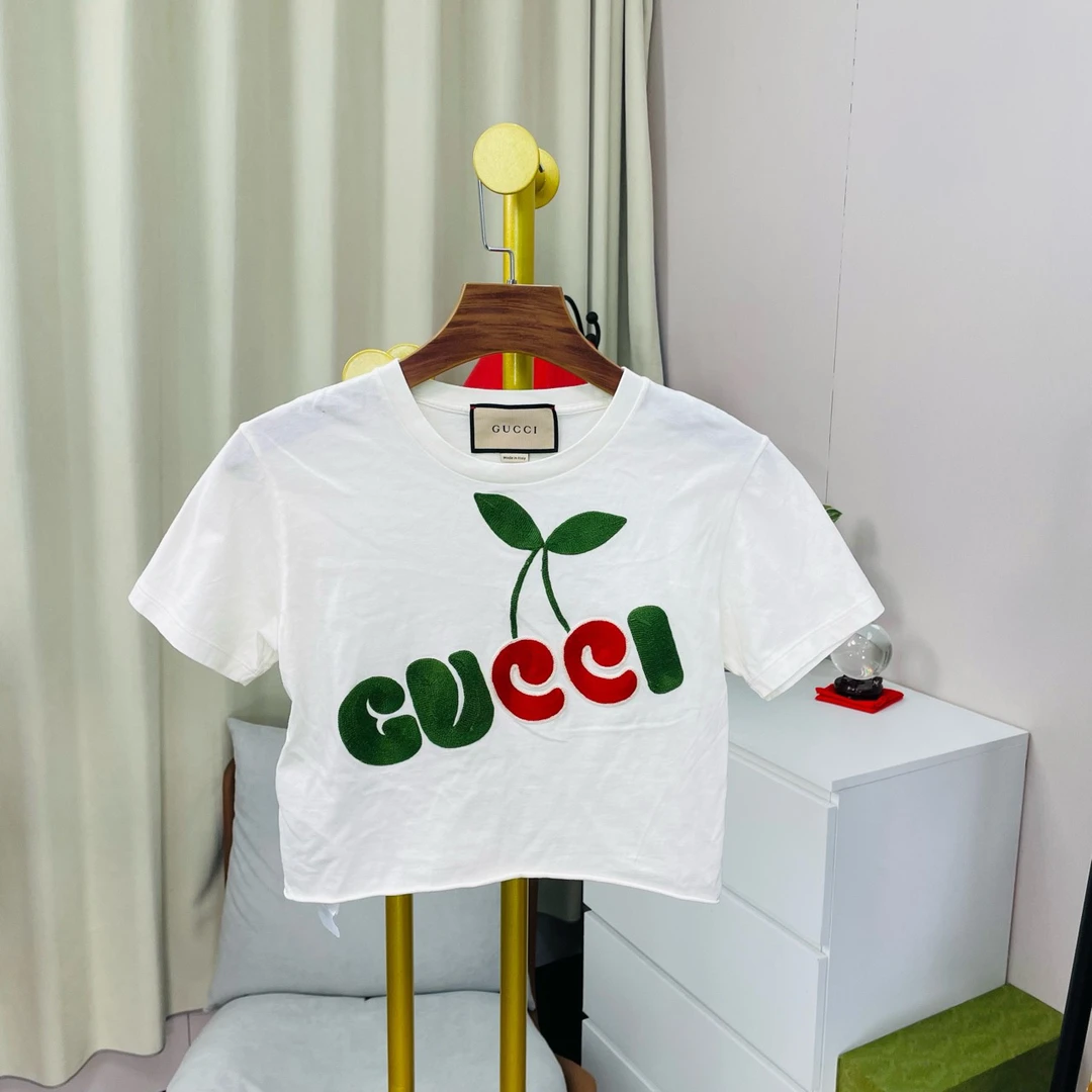 99新 GUCCI/古驰 白色樱桃logo短袖 xs码/99新 无配件