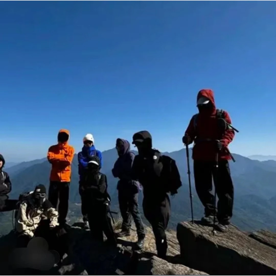 【三合一】 高性能新款纯色拉链连帽保暖可追溯高性能冲锋衣1