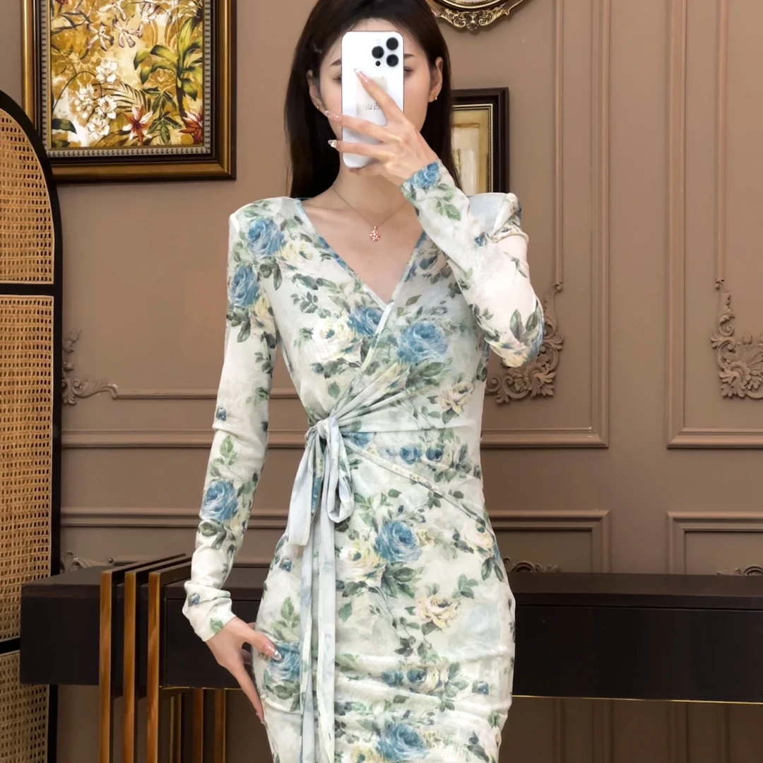 2025春夏款网纱V领绑带长袖白恰青衫显瘦包身修身百搭开衩连衣裙