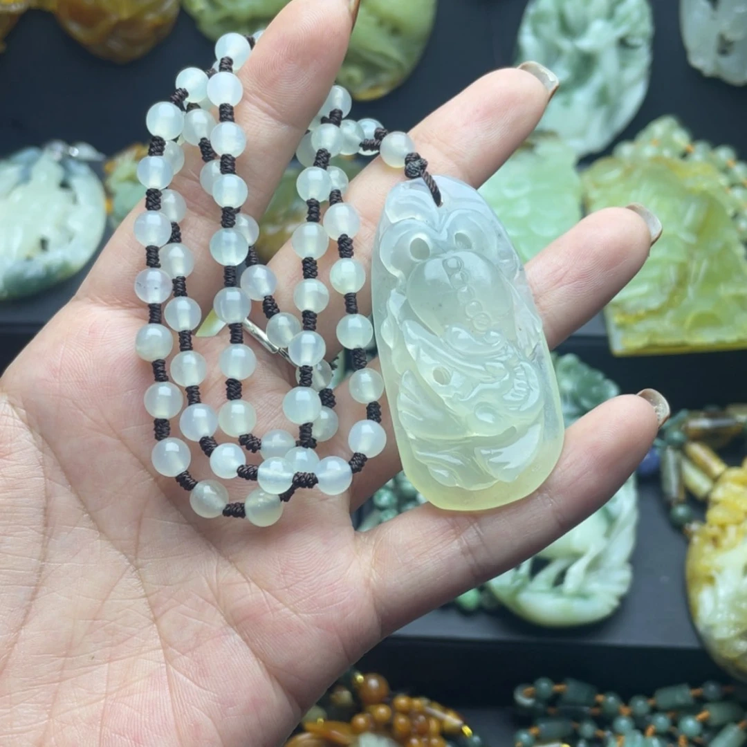 【闪购商品】蛇纹石玉颈饰未镶嵌