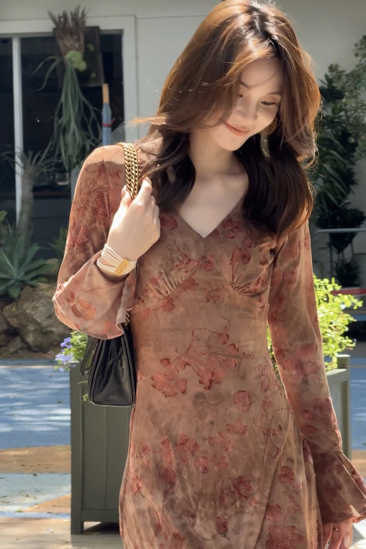 【刘真真花束嫣语】Z152 法式复古印花轻奢显瘦碎花连衣裙QC