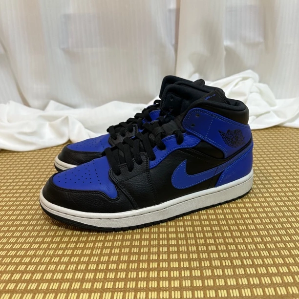 42.5码 aj1中帮黑蓝 市价1000 二手无原盒 95新