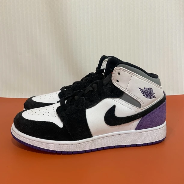 40码 AJ1黑白紫 市价999 二手无原盒 99新