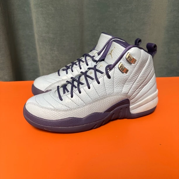 40码 AJ12香芋/市价1299/二手无原盒/9新/499秒