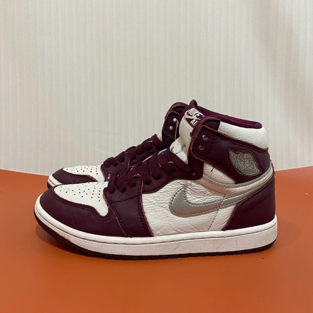 40码 aj1波尔多酒红 市价1299 有原盒 99新